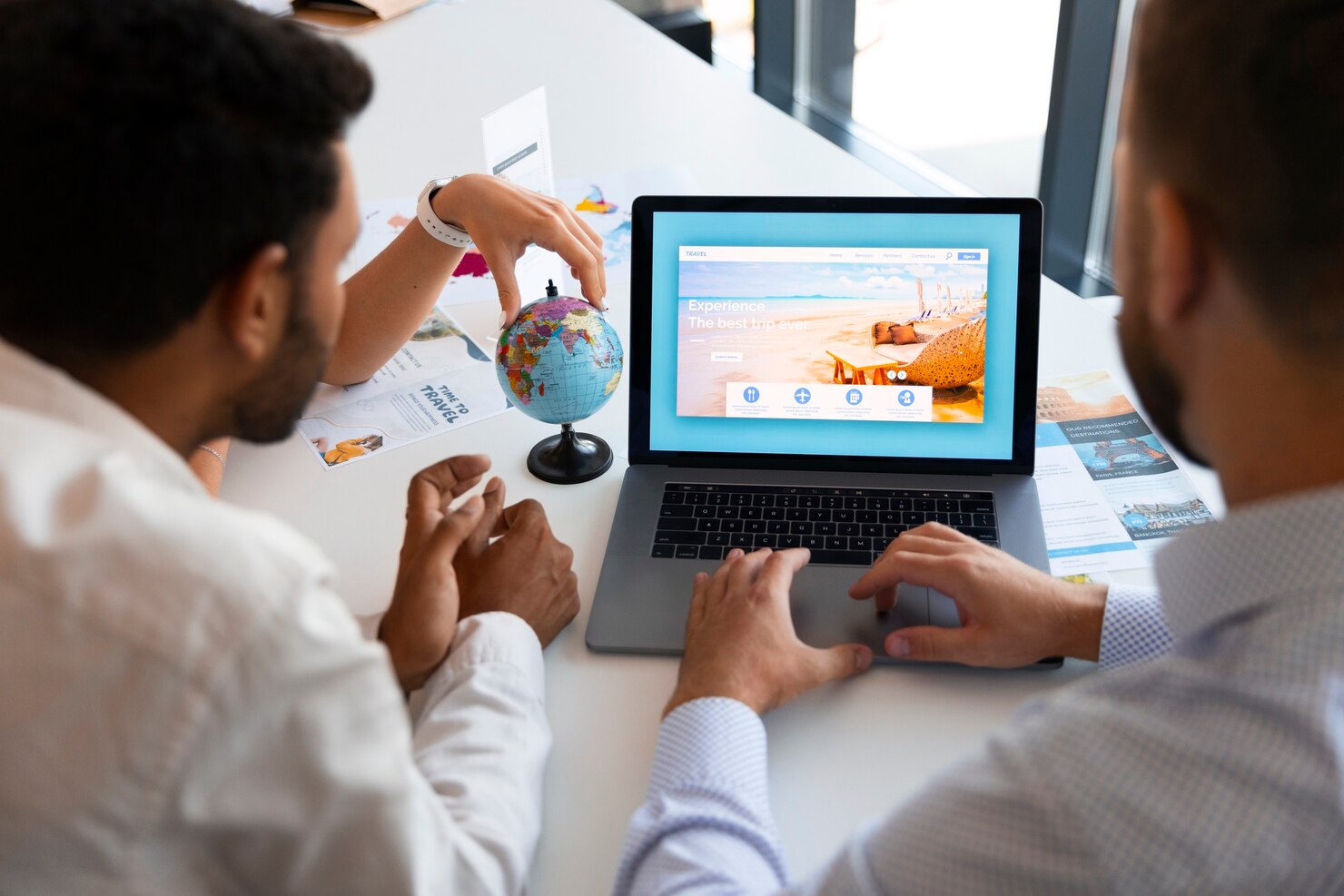 How to Turn Website Visitors Into Loyal Customers post image